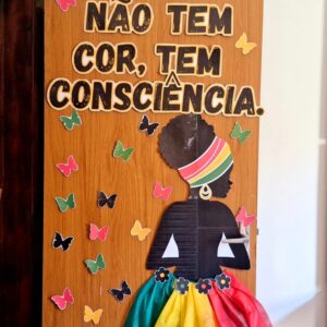 PAINEL DE PORTA CONSCIÊNCIA NEGRA